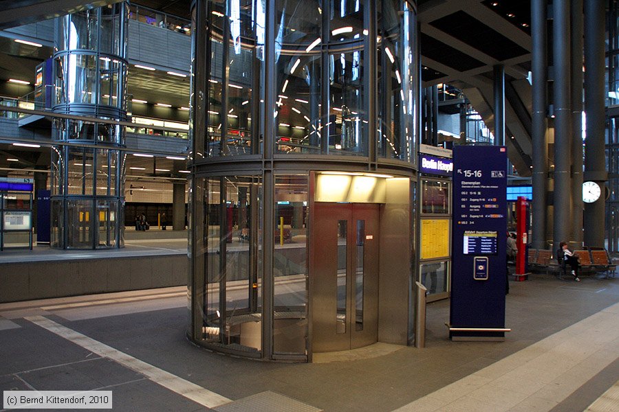 Berlin Hauptbahnhof
/ Bild: bfberlinhbf_bk1006160265.jpg