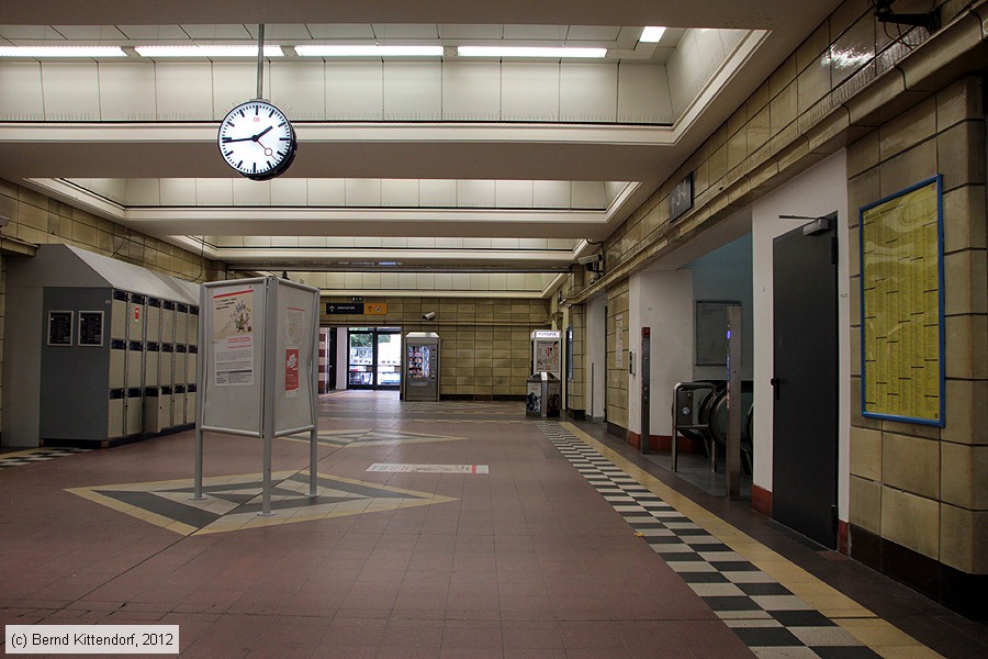 Bahnhof Berlin Zoologischer Garten
/ Bild: bfberlinzoo_bk1210170044.jpg Bahnhof Berlin Zoologischer Garten
/ Bild: bfberlinzoo_bk1210170044.jpg