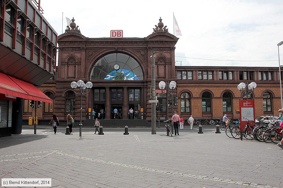 Bonn Hauptbahnhof
/ Bild: bfbonnhbf_bk1408080119.jpg