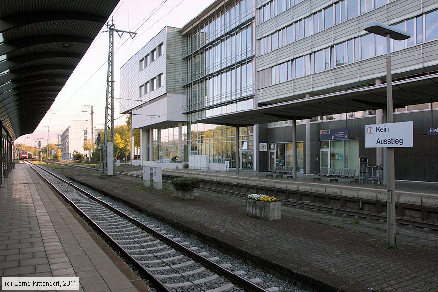 Freiburg (Breisgau) Hauptbahnhof
/ Bild: bffreiburghbf_bk1110110003.jpg