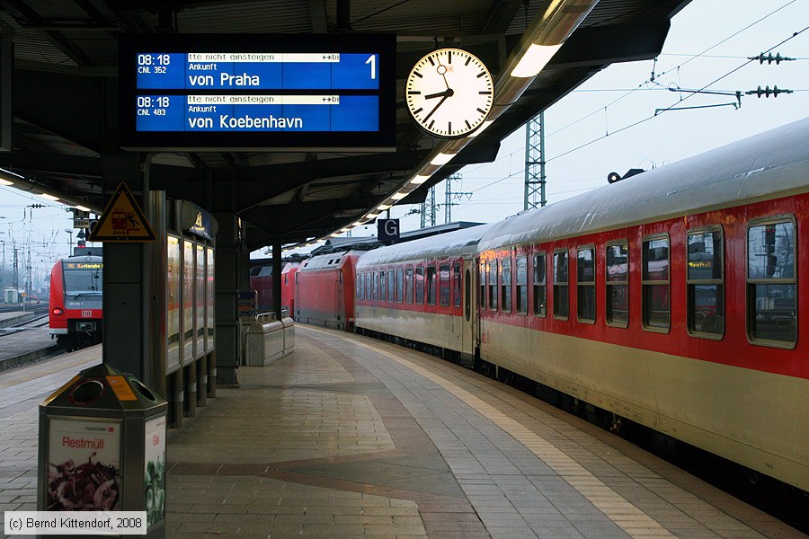 Karlsruhe Hauptbahnhof
/ Bild: bfkarlsruhehbf_bk0801260003.jpg
