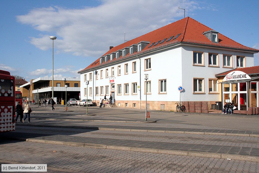 Landau (Pfalz) Hauptbahnhof
/ Bild: bflandaupfalzhbf_bk1104040009.jpg