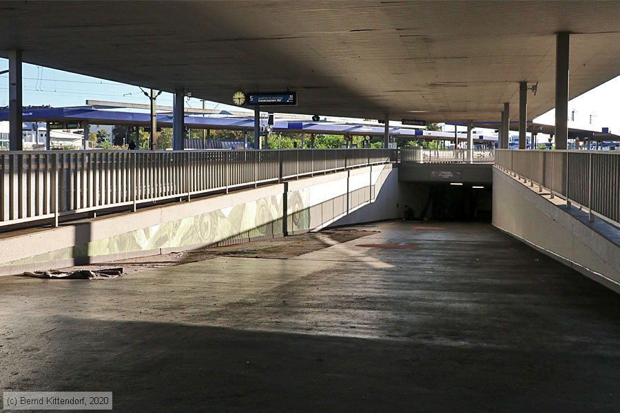 Ludwigshafen (Rhein) Hauptbahnhof
/ Bild: bfludwigshafenhbf_bk2010030027.jpg