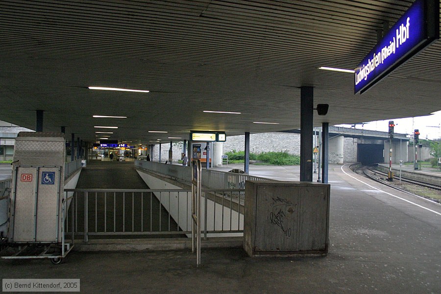Ludwigshafen (Rhein) Hauptbahnhof
/ Bild: bfludwigshafenhbf_e0016573.jpg
