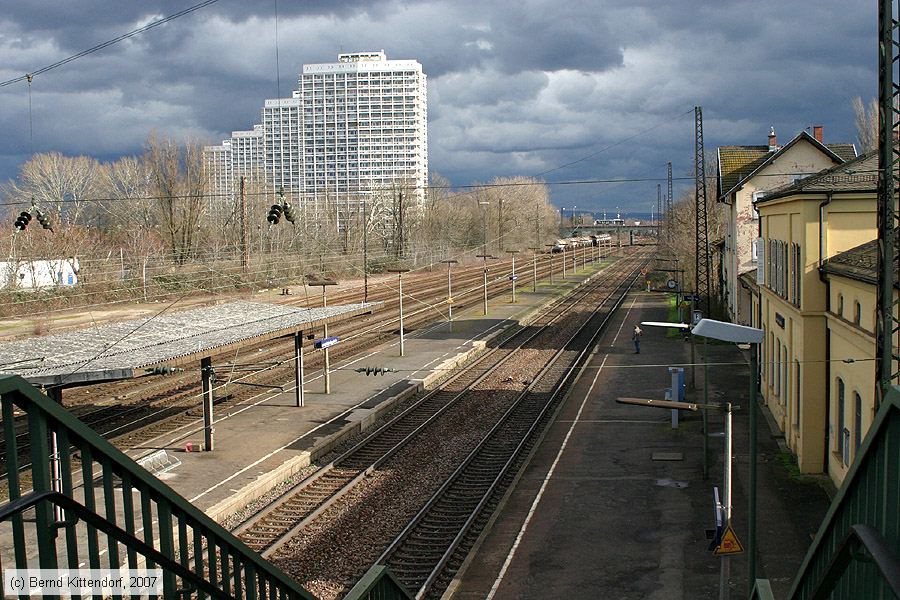 Bahnhof Ludwigshafen Oggersheim
/ Bild: bfludwigshafenoggersheim_bk0703030034.jpg