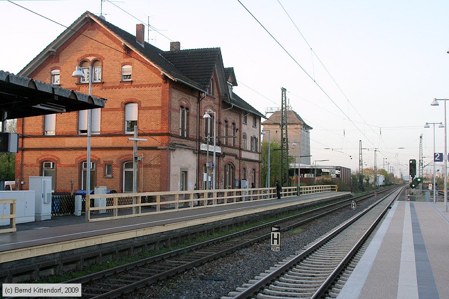 Bahnhof Ludwigshafen Rheingönheim
/ Bild: bfludwigshafenrheing_bk0904090125.jpg