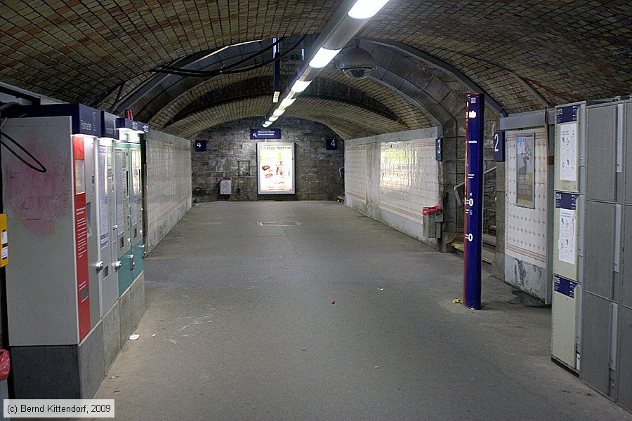 Bahnhof Mainz Römisches Theater
/ Bild: bfmainzroemischestheater_bk0905230016.jpg Bahnhof Mainz Römisches Theater
/ Bild: bfmainzroemischestheater_bk0905230016.jpg