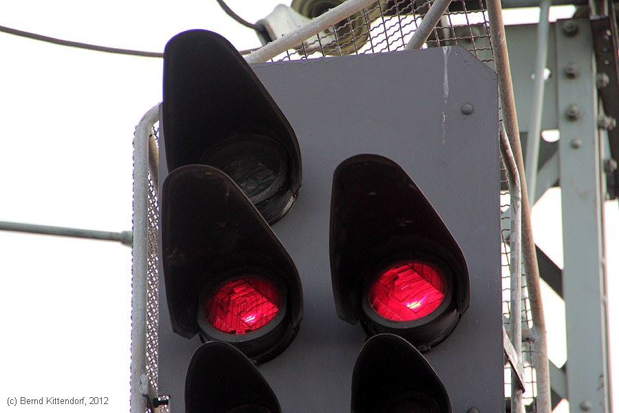 Mannheim Hauptbahnhof - Signale
/ Bild: bfmannheimhbf_bk1212280023.jpg Mannheim Hauptbahnhof - Signale
/ Bild: bfmannheimhbf_bk1212280023.jpg