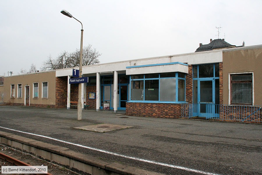 Plauen (Vogtland) unterer Bahnhof
/ Bild: bfplauenvogtlanduntbf_bk1004140014.jpg Plauen (Vogtland) unterer Bahnhof
/ Bild: bfplauenvogtlanduntbf_bk1004140014.jpg