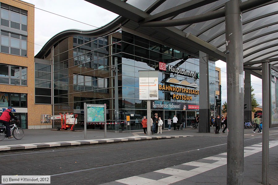 Potsdam Hauptbahnhof
/ Bild: bfpotsdamhbf_bk1210140018.jpg