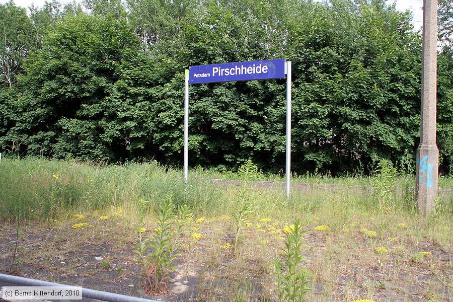 Bahnhof Potsdam Pirschheide
/ Bild: bfpotsdampirschheide_bk1006150308.jpg