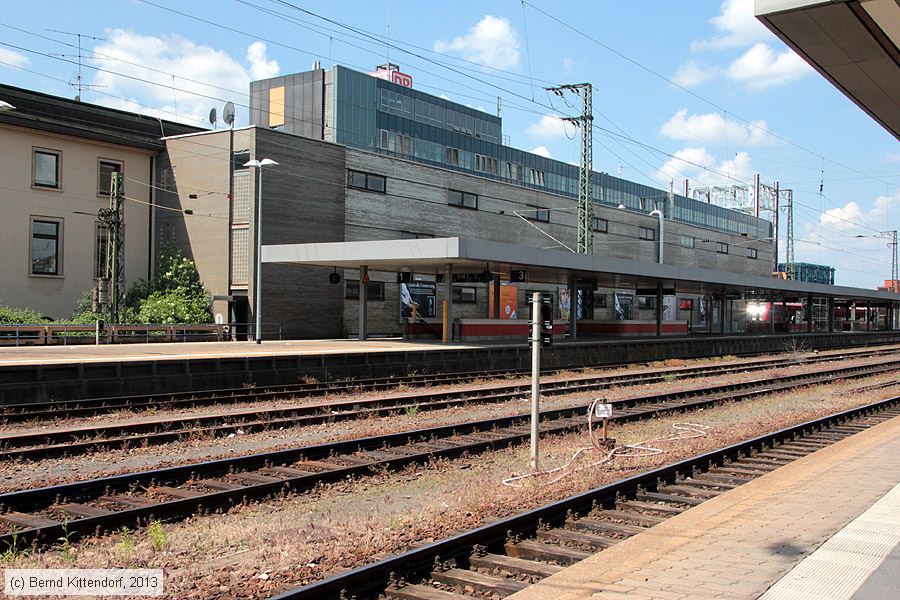 Saarbrücken Hauptbahnhof
/ Bild: bfsaarbrueckenhbf_bk1306080014.jpg Saarbrücken Hauptbahnhof
/ Bild: bfsaarbrueckenhbf_bk1306080014.jpg