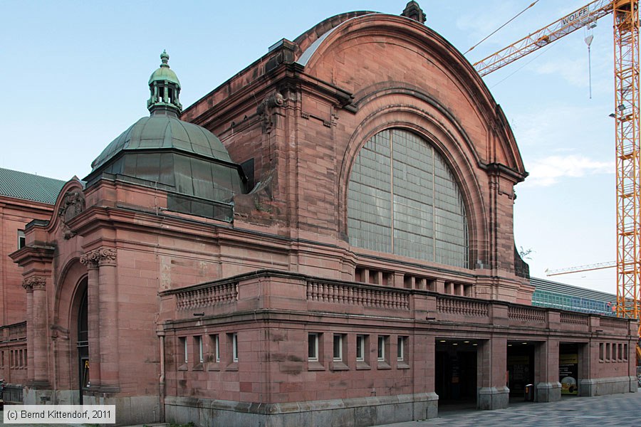 Wiesbaden Hauptbahnhof
/ Bild: bfwiesbadenhbf_bk1108230220.jpg