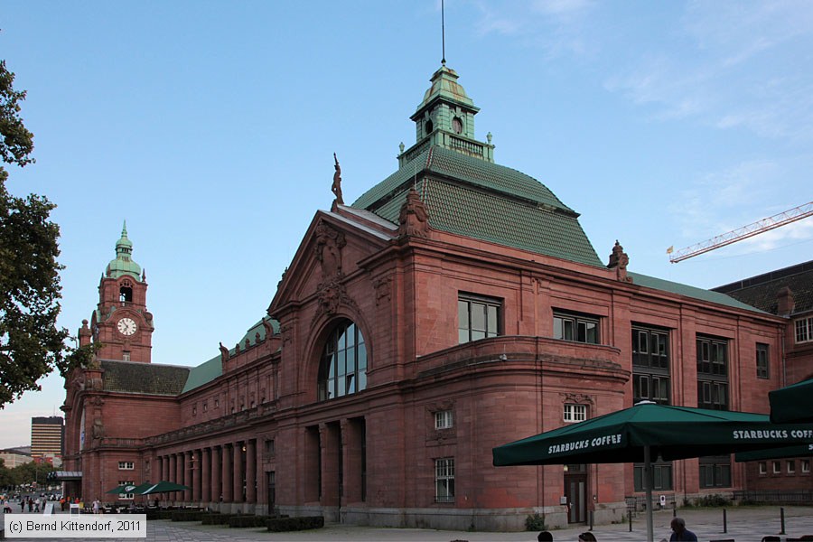 Wiesbaden Hauptbahnhof
/ Bild: bfwiesbadenhbf_bk1108230221.jpg