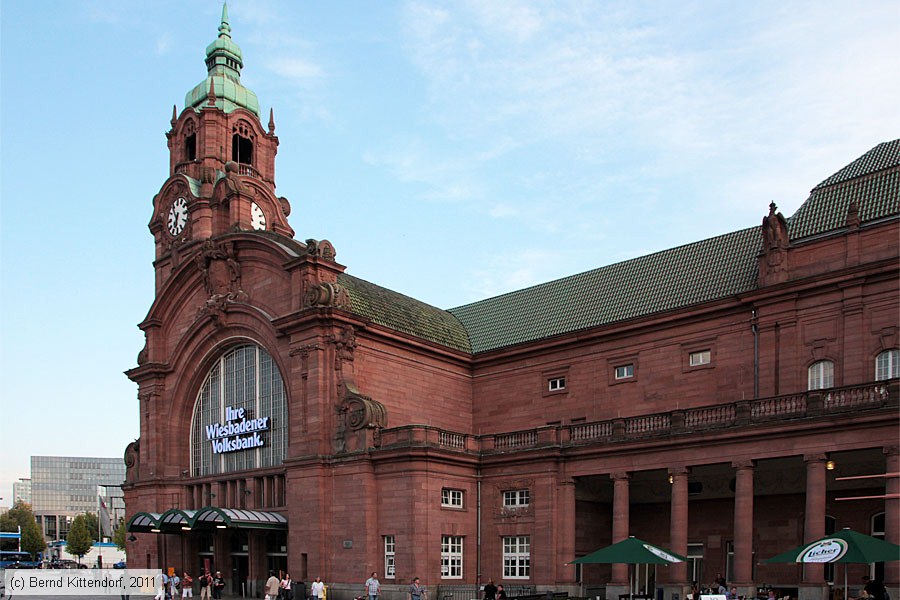 Wiesbaden Hauptbahnhof
/ Bild: bfwiesbadenhbf_bk1108230225.jpg