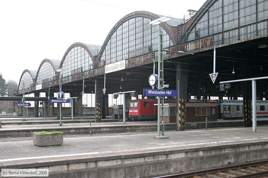 Wiesbaden Hauptbahnhof
/ Bild: bfwiesbadenhbf_e0015609.jpg