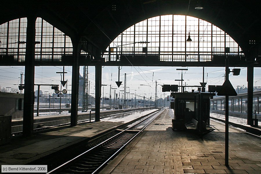 Wiesbaden Hauptbahnhof
/ Bild: bfwiesbadenhbf_e0026041.jpg