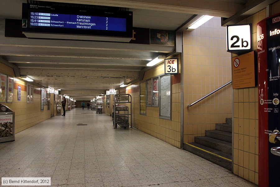 Würzburg Hauptbahnhof
/ Bild: bfwuerzburghbf_bk1211140215.jpg