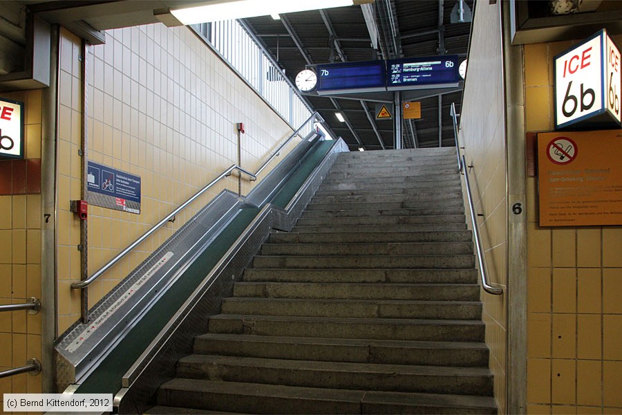 Würzburg Hauptbahnhof
/ Bild: bfwuerzburghbf_bk1211140221.jpg