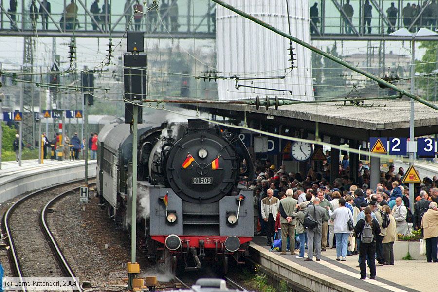 Ulmer Eisenbahnfreunde - 01 509
/ Bild: uef01509_e0004002.jpg Ulmer Eisenbahnfreunde - 01 509
/ Bild: uef01509_e0004002.jpg