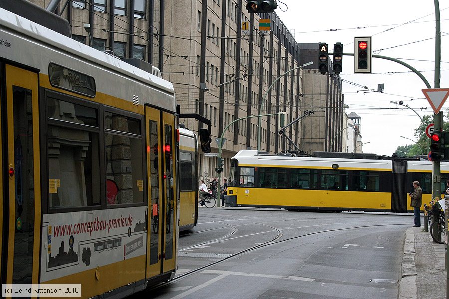 Straßenbahn Berlin - 1028
/ Bild: berlin1028_bk1006150126.jpg Straßenbahn Berlin - 1028
/ Bild: berlin1028_bk1006150126.jpg