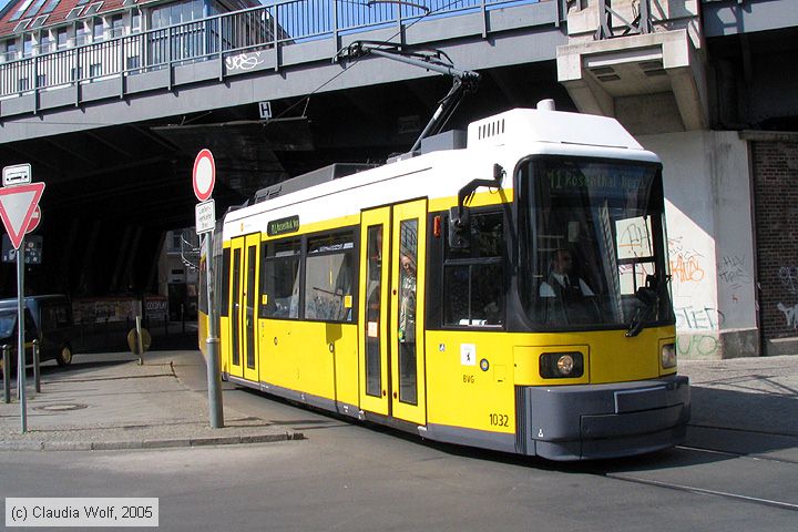 Straßenbahn Berlin - 1032
/ Bild: berlin1032_cw010453.jpg Straßenbahn Berlin - 1032
/ Bild: berlin1032_cw010453.jpg