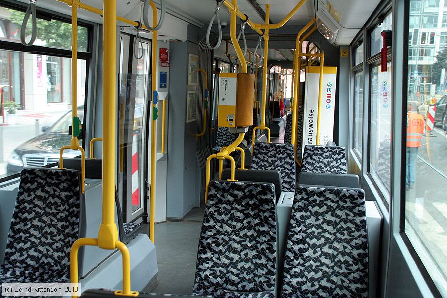 Stra&szlig;enbahn Berlin - 1069 - Innenansicht
/ Bild: berlin1069_bk1006150134.jpg