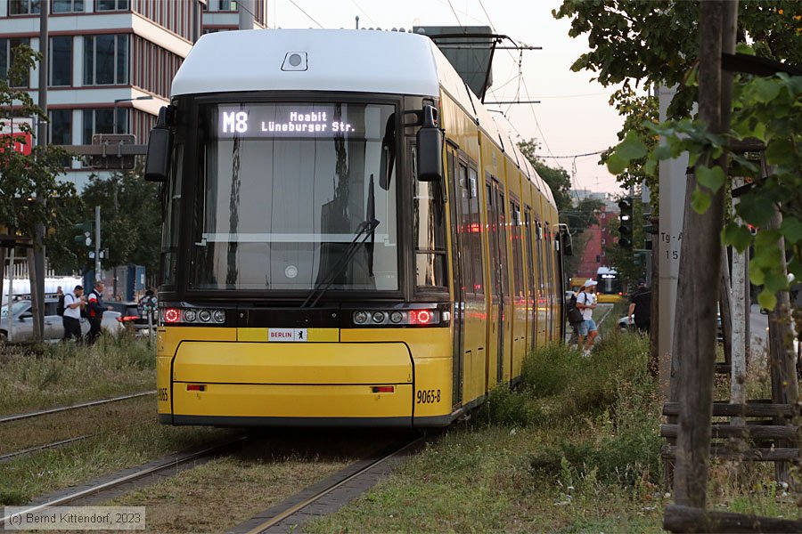 Straßenbahn Berlin - 9065
/ Bild: berlin9065_bk2309080192.jpg