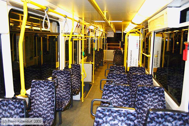 Straßenbahn Berlin - 5159 - Innenansicht
/ Bild: berlin5159_e0013981.jpg