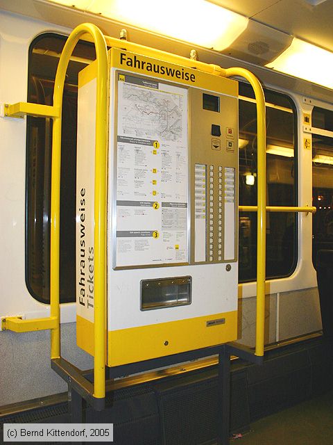 Straßenbahn Berlin - 5159 - Innenansicht
/ Bild: berlin5159_e0013983.jpg