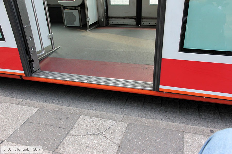 Straßenbahn Bochum-Gelsenkirchen - 413
/ Bild: bogestra413_bk1706200393.jpg