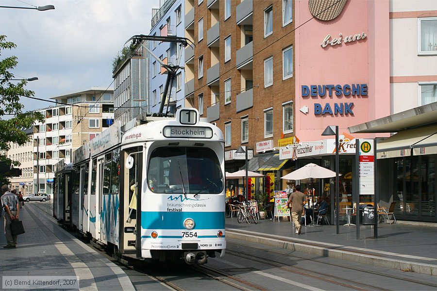 Braunschweig - Stra&szlig;enbahn - 7554
/ Bild: braunschweig7554_bk0708240154.jpg