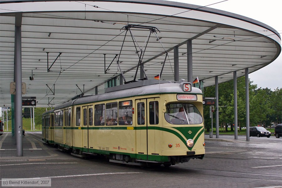 Braunschweig - Straßenbahn - 35
/ Bild: braunschweig35_bk0708240012.jpg Braunschweig - Straßenbahn - 35
/ Bild: braunschweig35_bk0708240012.jpg
