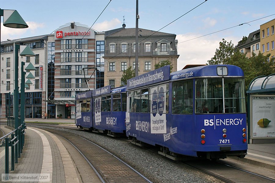 Braunschweig - Straßenbahn - 7471
/ Bild: braunschweig7471_bk0708030055.jpg