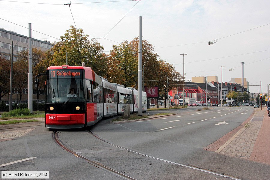 Bremen - Straßenbahn - 3037
/ Bild: bremen3037_bk1409050019.jpg Bremen - Straßenbahn - 3037
/ Bild: bremen3037_bk1409050019.jpg