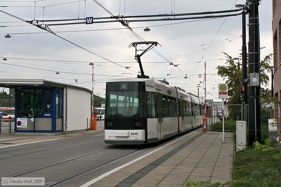 Bremen - Straßenbahn - 3039
/ Bild: bremen3039_cw0708250166.jpg Bremen - Straßenbahn - 3039
/ Bild: bremen3039_cw0708250166.jpg