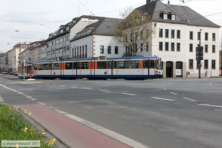 Straßenbahn Darmstadt - 9121
/ Bild: darmstadt9121_bk1704050129.jpg