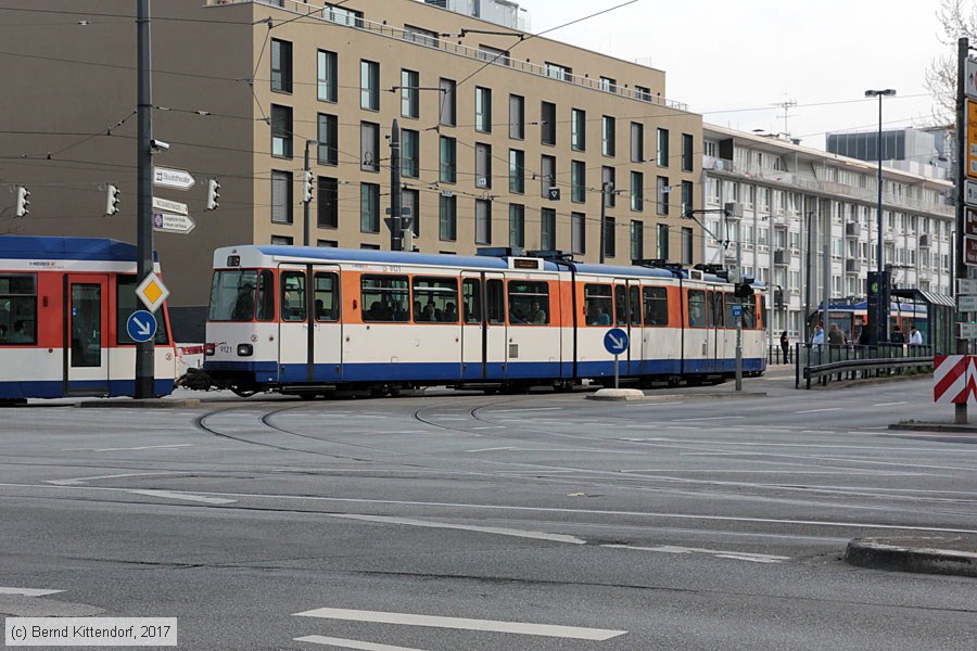 Straßenbahn Darmstadt - 9121
/ Bild: darmstadt9121_bk1704050132.jpg