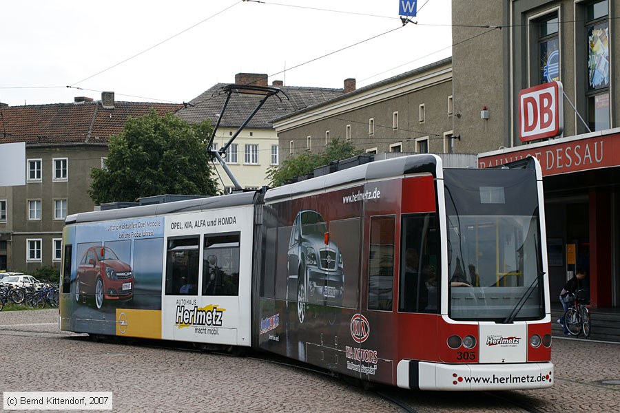 Straßenbahn Dessau - 305
/ Bild: dessau305_bk0708040169.jpg