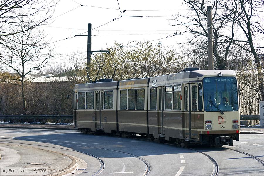 Straßenbahn Dortmund - 123
/ Bild: dortmund123_bk0603130092.jpg Straßenbahn Dortmund - 123
/ Bild: dortmund123_bk0603130092.jpg