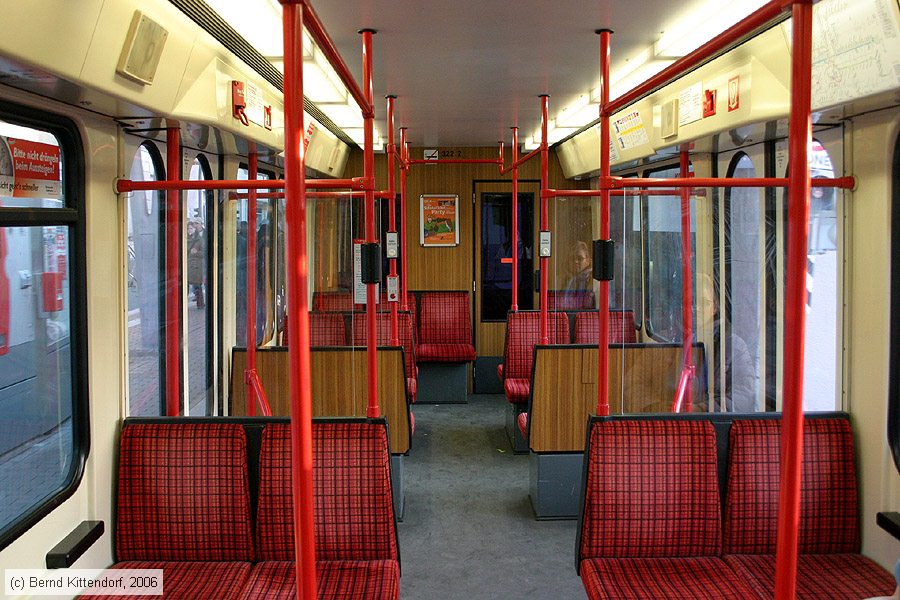 Stadtbahn Dortmund - 322 - Innenansicht
/ Bild: dortmund322_bk0603130253.jpg