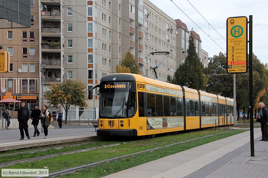 Straßenbahn Dresden - 2806
/ Bild: dresden2806_bk1310140027.jpg Straßenbahn Dresden - 2806
/ Bild: dresden2806_bk1310140027.jpg