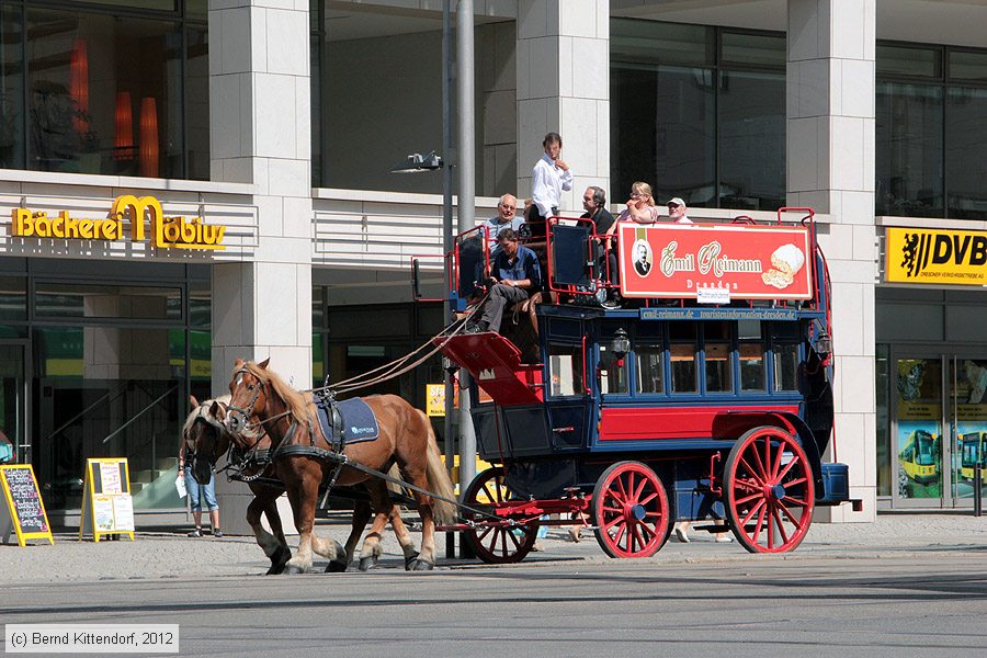 Pferdeomnibus Dresden - Rundfahrt
/ Bild: dresdenanlagen_bk1208180136.jpg Pferdeomnibus Dresden - Rundfahrt
/ Bild: dresdenanlagen_bk1208180136.jpg