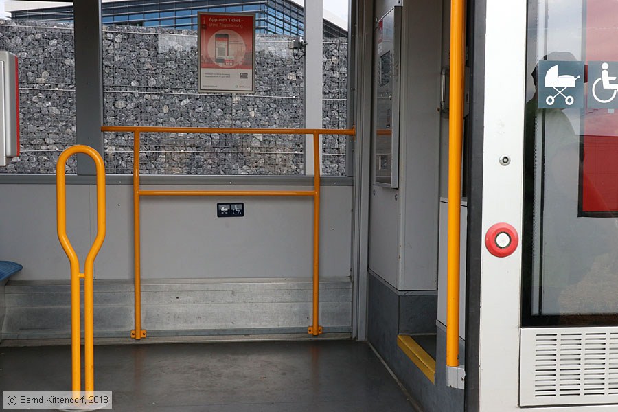 Düsseldorf - Straßenbahn - 2034 - Innenansicht
/ Bild: duesseldorf2034_bk1807300090.jpg
