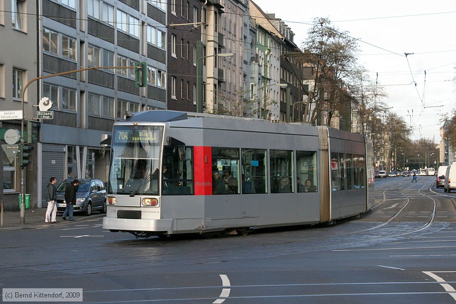 Düsseldorf - Straßenbahn - 2106
/ Bild: duesseldorf2106_bk0911260008.jpg