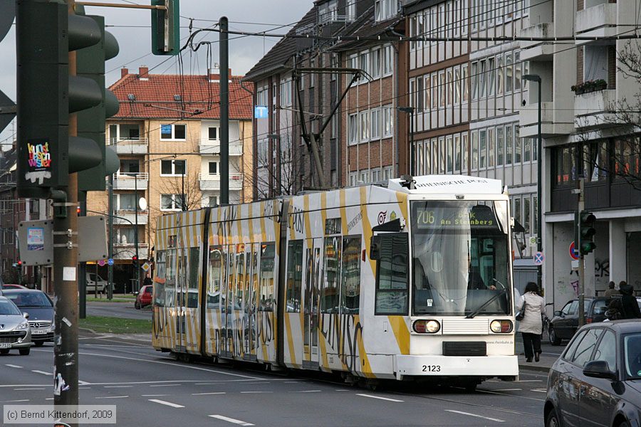 D&uuml;sseldorf - Stra&szlig;enbahn - 2123
/ Bild: duesseldorf2123_bk0911260108.jpg