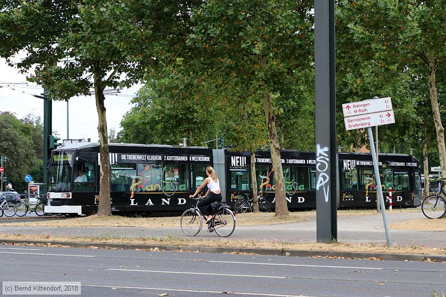 Düsseldorf - Straßenbahn - 2133
/ Bild: duesseldorf2133_bk1807300067.jpg