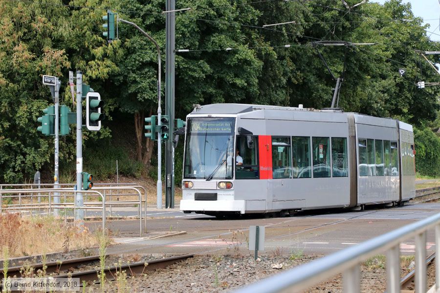 D&uuml;sseldorf - Stra&szlig;enbahn - 2134
/ Bild: duesseldorf2134_bk1807310107.jpg