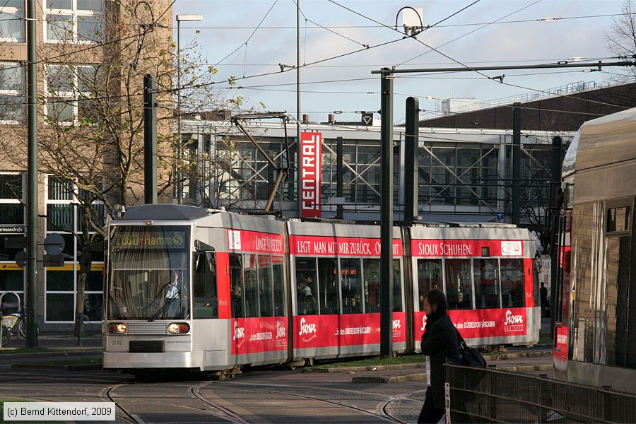 Düsseldorf - Straßenbahn - 2142
/ Bild: duesseldorf2142_bk0911260024.jpg