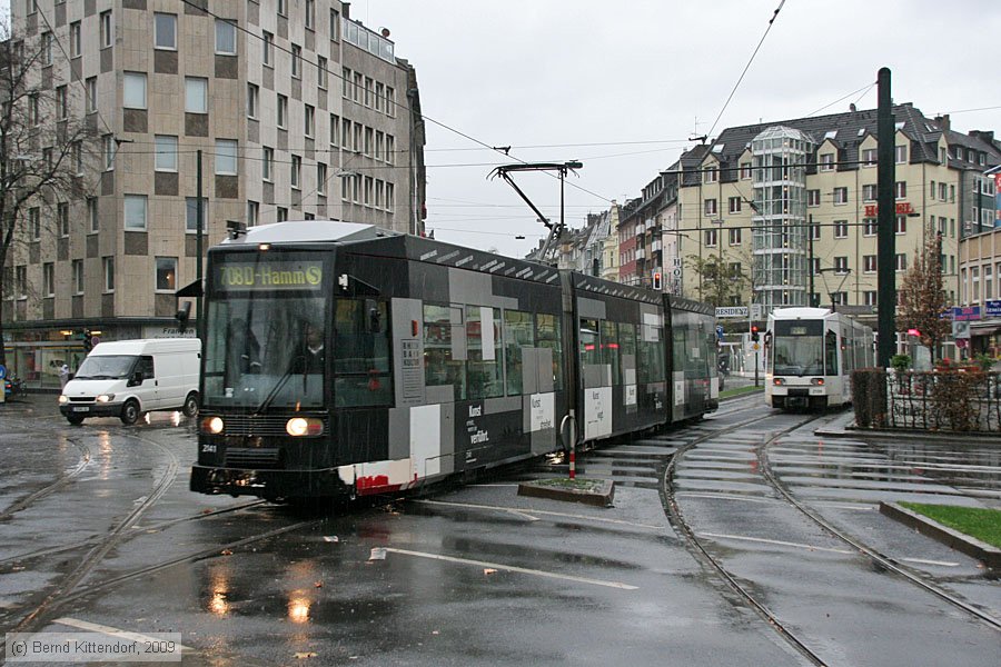 Düsseldorf - Straßenbahn - 2141
/ Bild: duesseldorf2141_bk0911230099.jpg